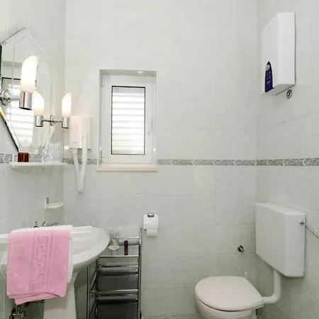 Peco With 1 Bedroom Mokošica