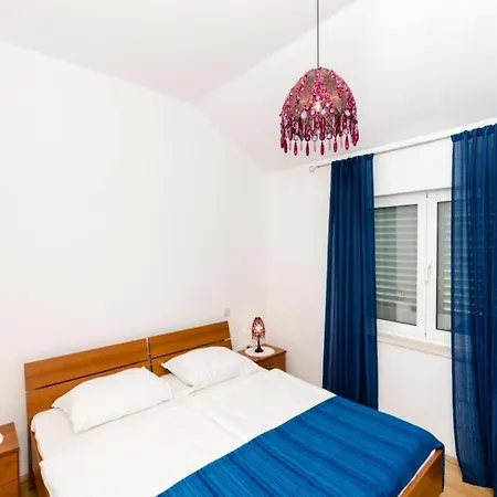 Peco - One Bedroom With Patio And Side Sea View Mokosica