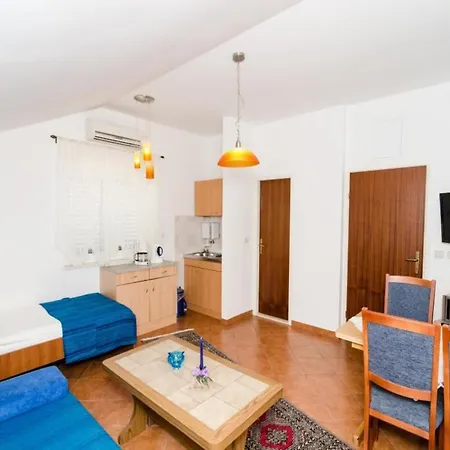 Apartment Peco - One Bedroom With Patio And Side Sea View *